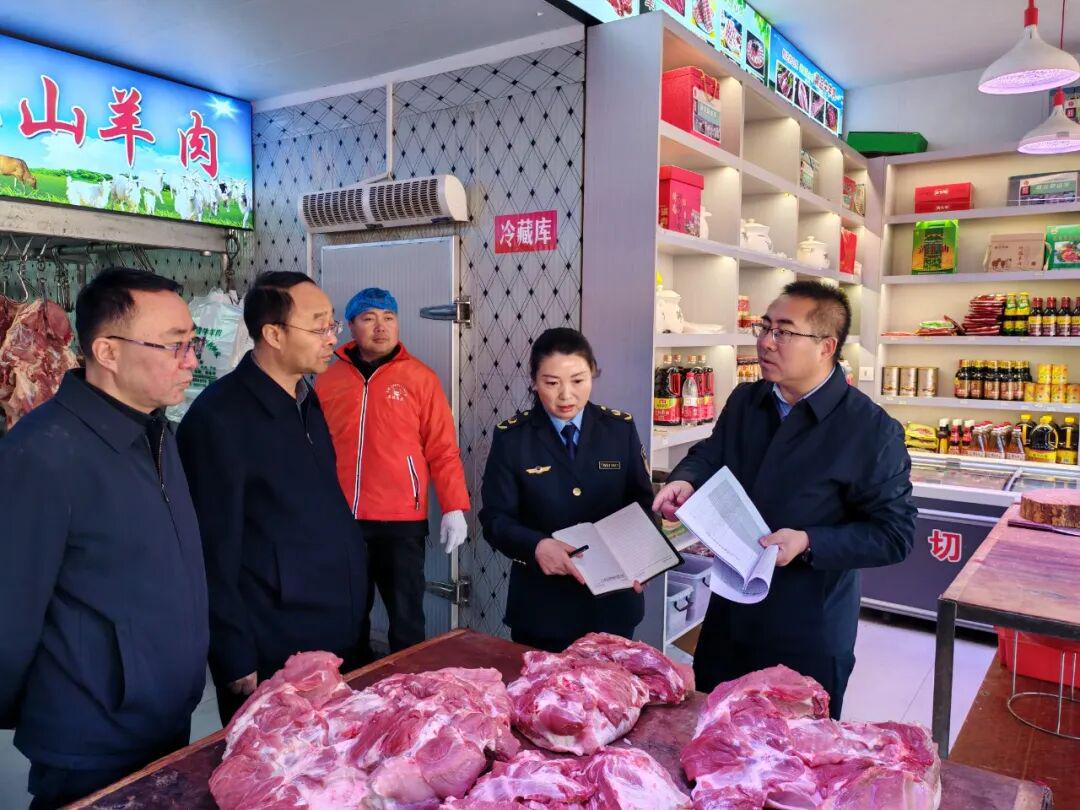 宝塔区侯斌锋深入调研学校食堂食材采购工作，筑牢校园食品安全防线